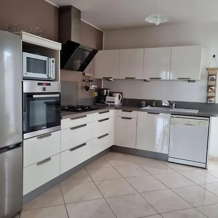 Agreable Maison Au Coeur De St Hilaire