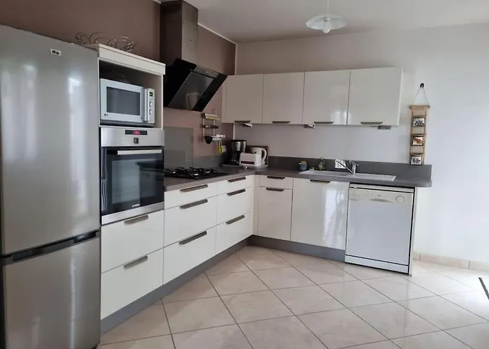 Agreable Maison Au Coeur De St Hilaire